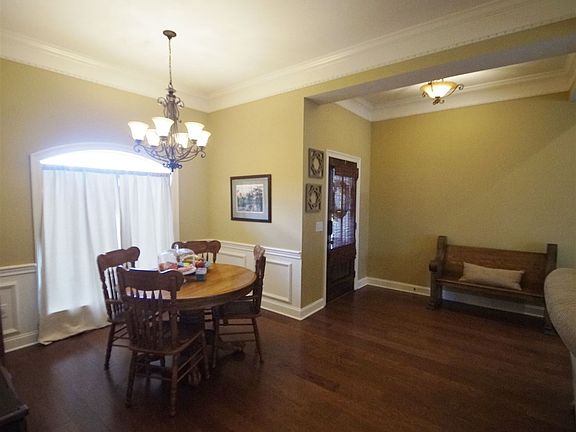 2nd image of 817 Cottonridge Dr