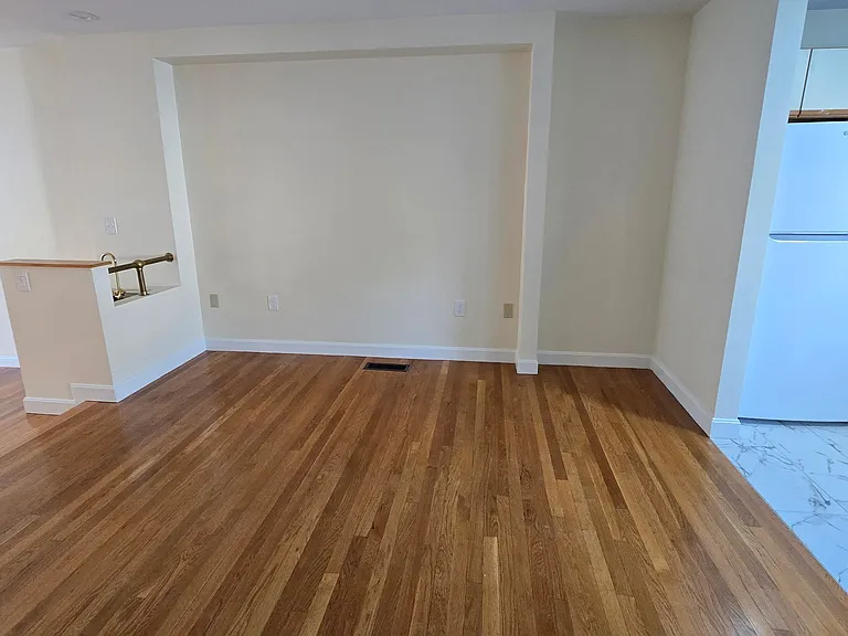8 Rollins Ct — Photo 10
