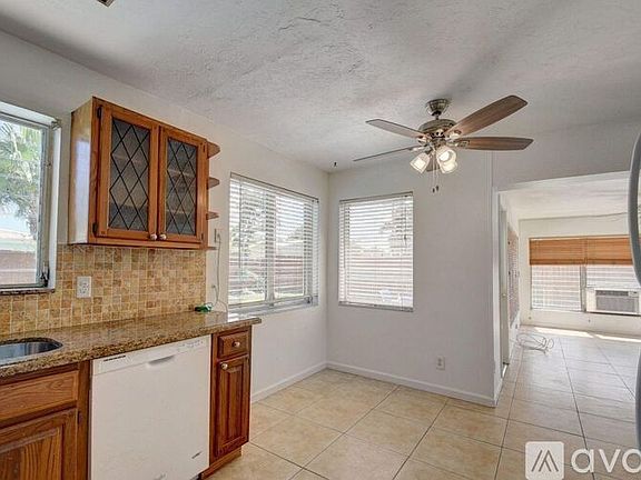 5th image of 396 NE 29th St