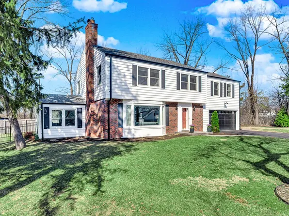 15 Lamertin Ln, Saint Louis, MO 63122