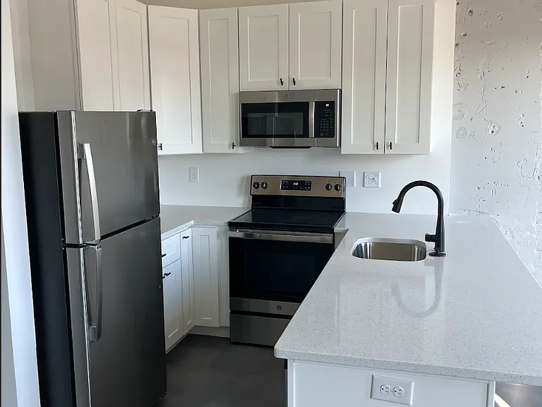 145-145 E Main St #147-300 — Photo 4