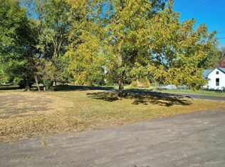 327 E Harvey St, Sedalia, MO 65301