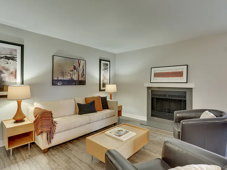 Sterling Pointe — Photo 2