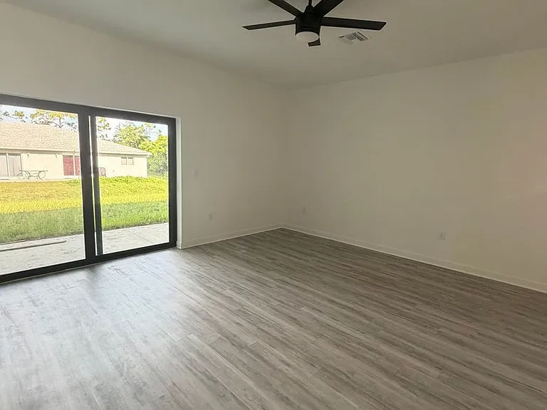 2210 Wayne Ave S — Photo 13
