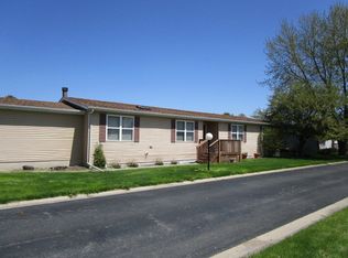 202 Meadowlark Ln, Sandwich, IL 60548