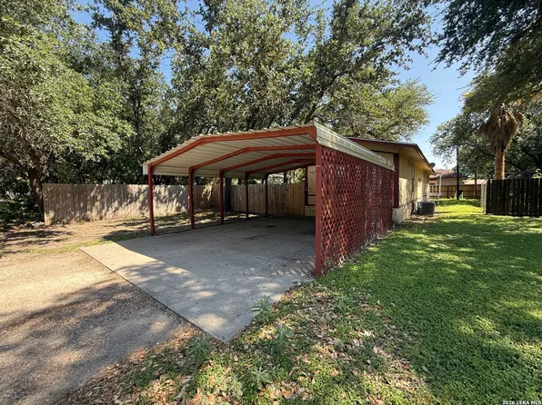 231 Sims Street, Brackettville, TX 78832