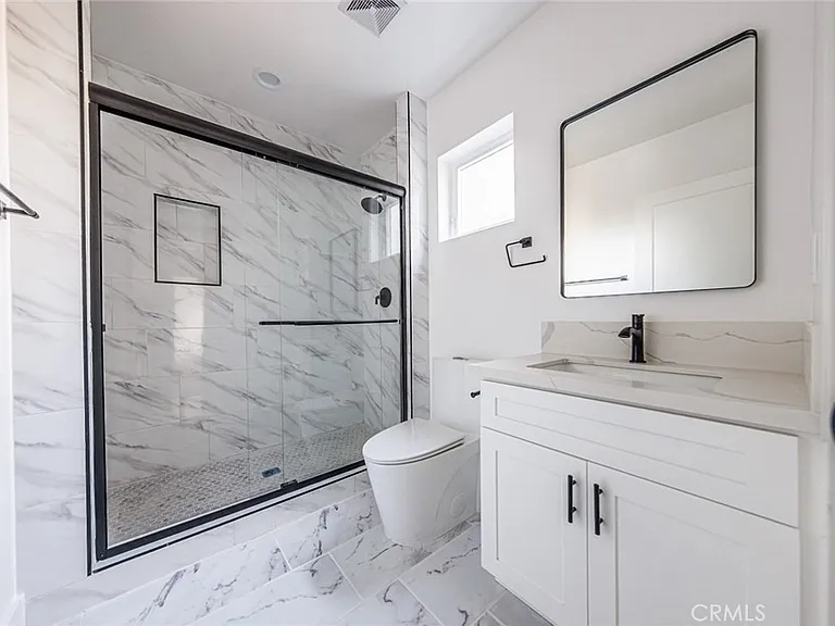 1243 N Sycamore Ave — Photo 27