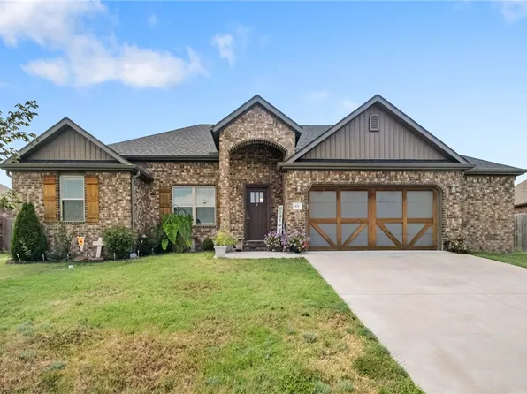 421 Captain Hopkins St, Prairie Grove, AR 72753