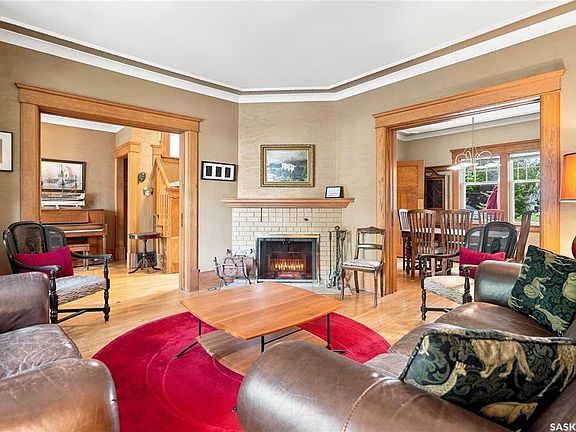 3rd image of 2274 Elphinstone STREET