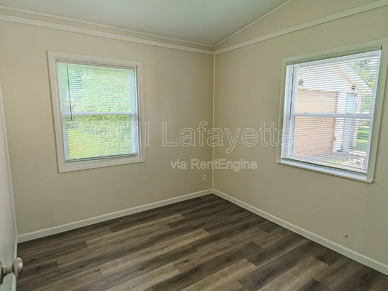 2760 Medford St — Photo 10