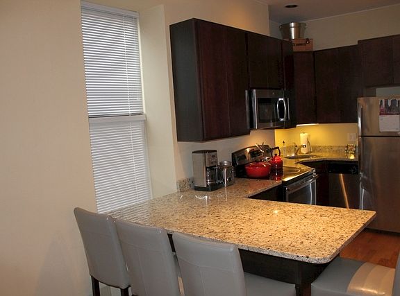 3rd image of 1777 N Clybourn Ave #2F