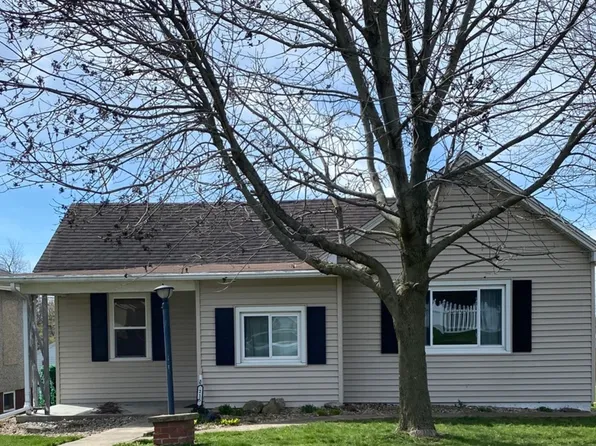 215 W 6th St, Spring Valley, IL 61362