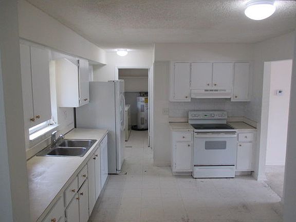 3rd image of 1504 N N Street