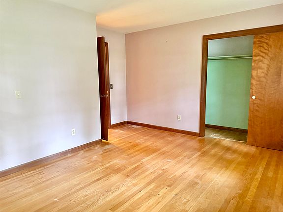 5th image of 131 Slate Avenue