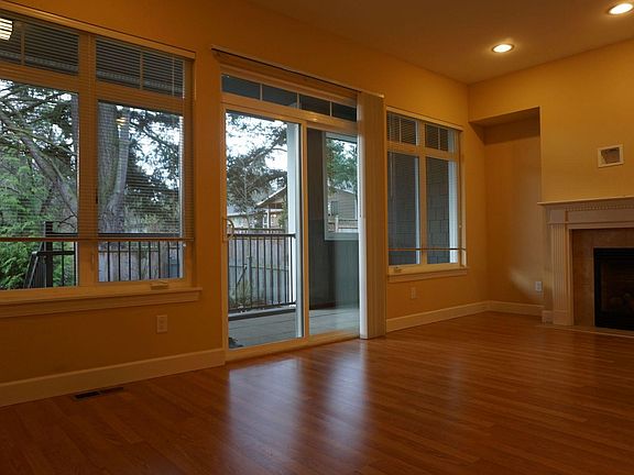 2nd image of 12327 NE 7th Pl APT 109