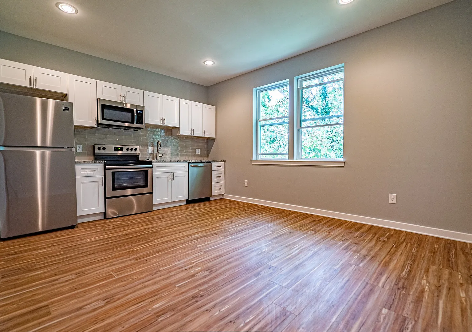 3815 Haverford Ave — Photo 2