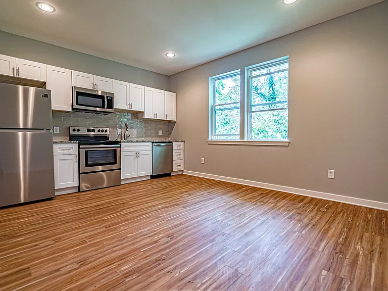 3815 Haverford Ave — Photo 3