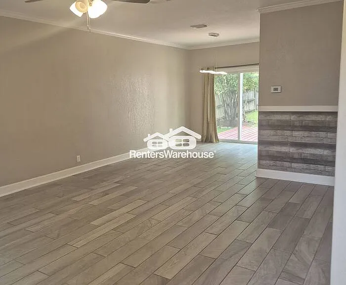 9323 Bowen Dr — Photo 3