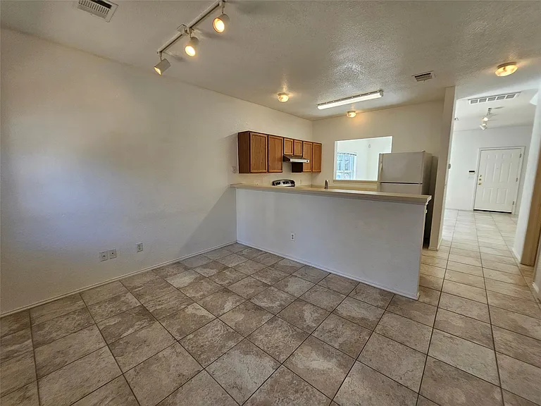 304 Windridge Village Cv — Photo 16