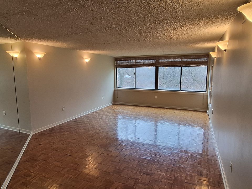 Spacious Living and Dining Room
