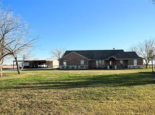12137 County Line Rd, Wallis, TX 77485