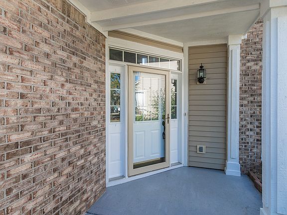 4th image of 1127 Barrington Dr