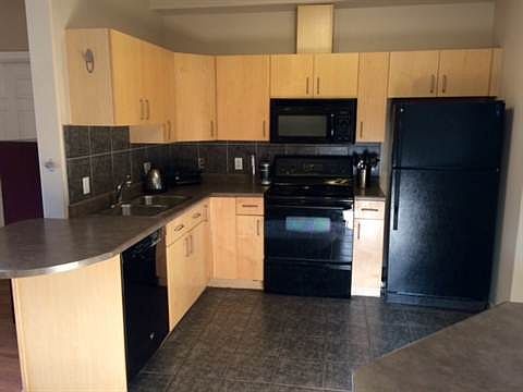 4th image of 10033 116th St NW