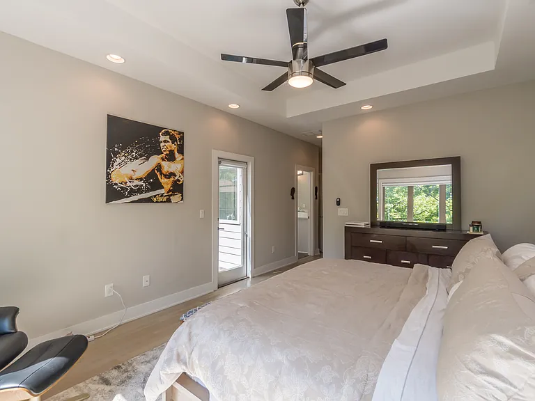 406 E Side Ave SE — Photo 58