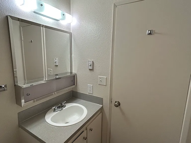 Washington Park Apartments — Photo 56