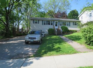 140 Howard St APT 4, Burlington, VT 05401