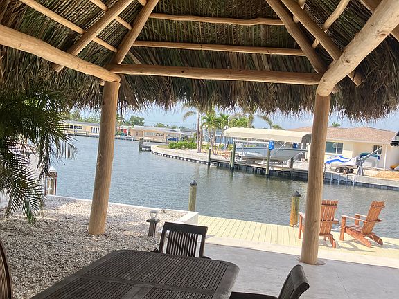 Tiki off dining room for outdoor living