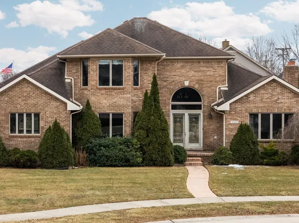 14880 Truwood Ct, Southgate, MI 48195