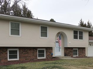 118 River Rd, Pierre, SD 57501