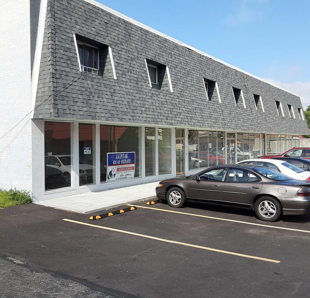 704 Lincoln Hwy — Photo 1