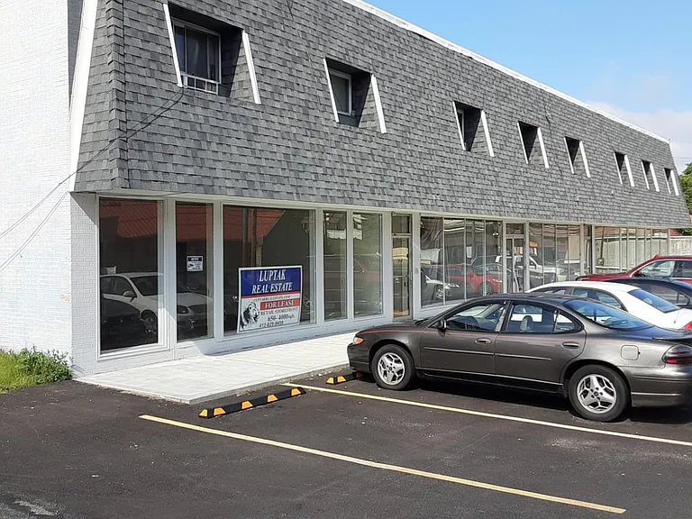 704 Lincoln Hwy #3 — Photo 1
