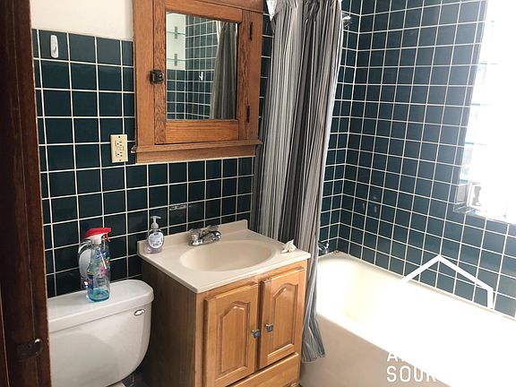 4th image of 2515 N Richmond St #2F