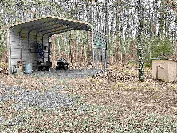 4th image of 400 Leech Dr