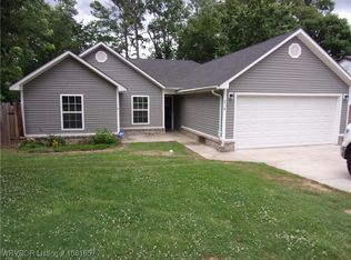 818 N 3rd St, Ozark, AR 72949
