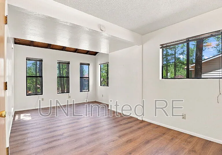 1410 N Inverrary Way — Photo 26