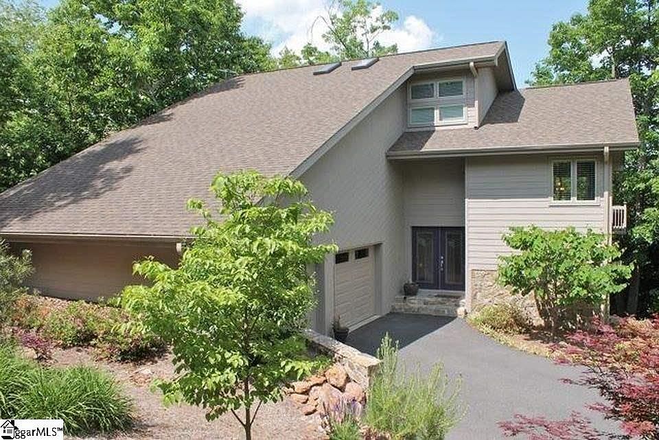1st image of 11 Altamont Forest Dr