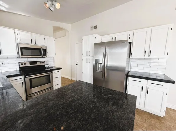 2036 E Windsong Dr, Phoenix, AZ 85048