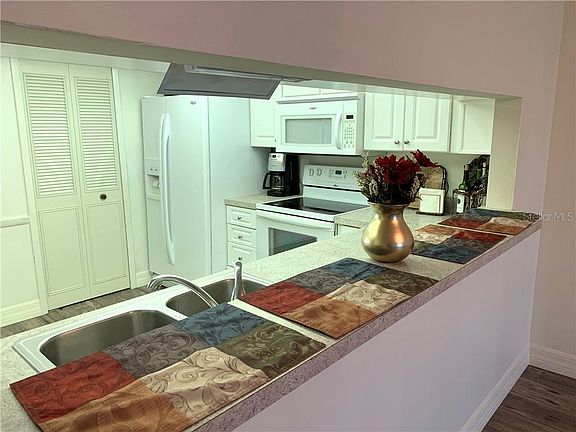 5th image of 566 Belltower Ave #180