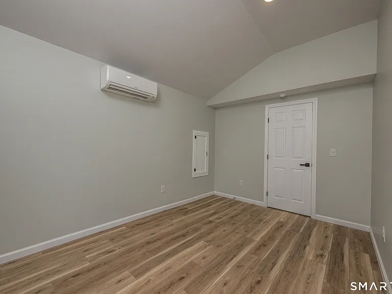115 Shore Dr — Photo 10