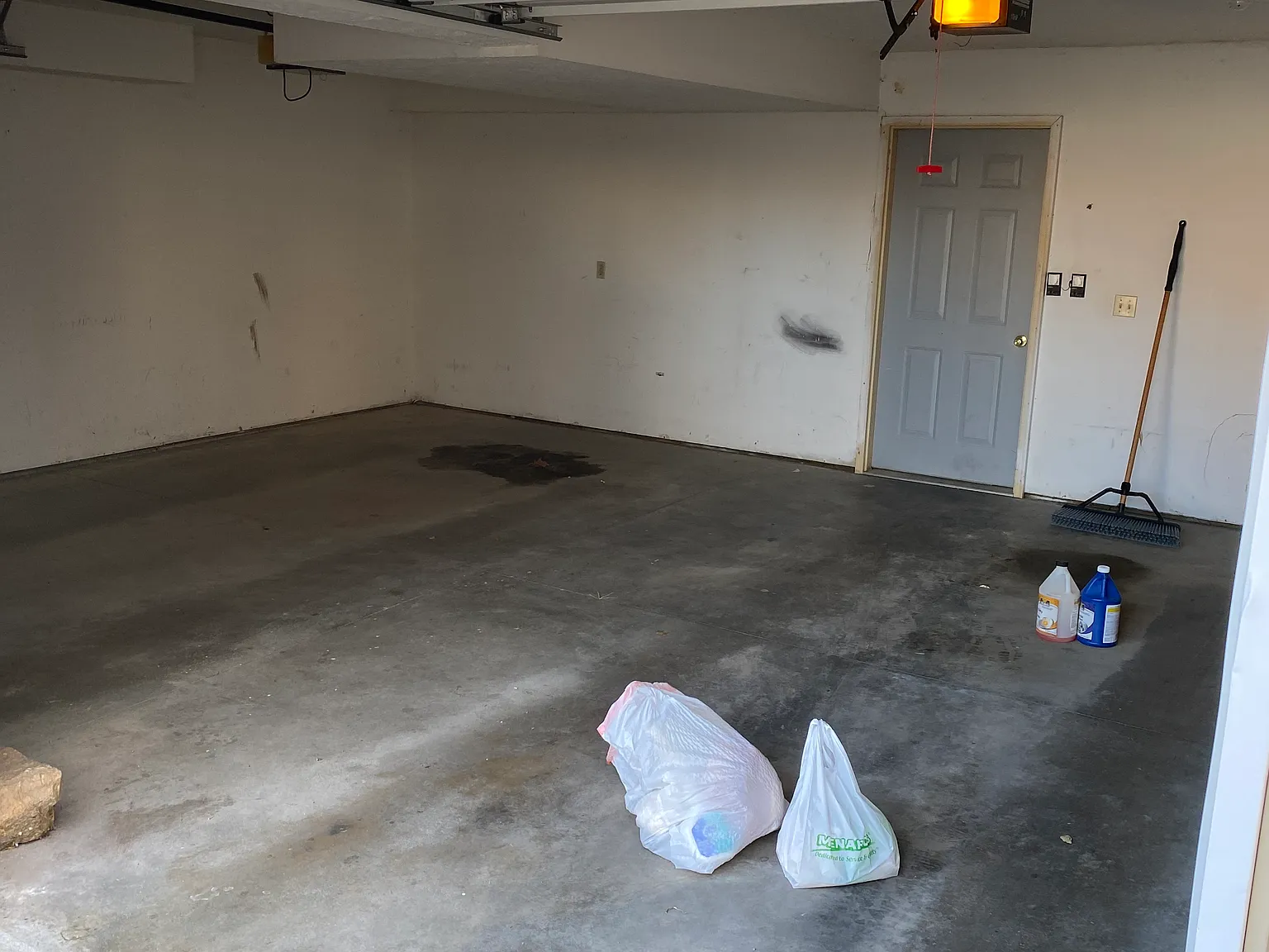 4 bed, 1904 sqft, $1,850 — Photo 2