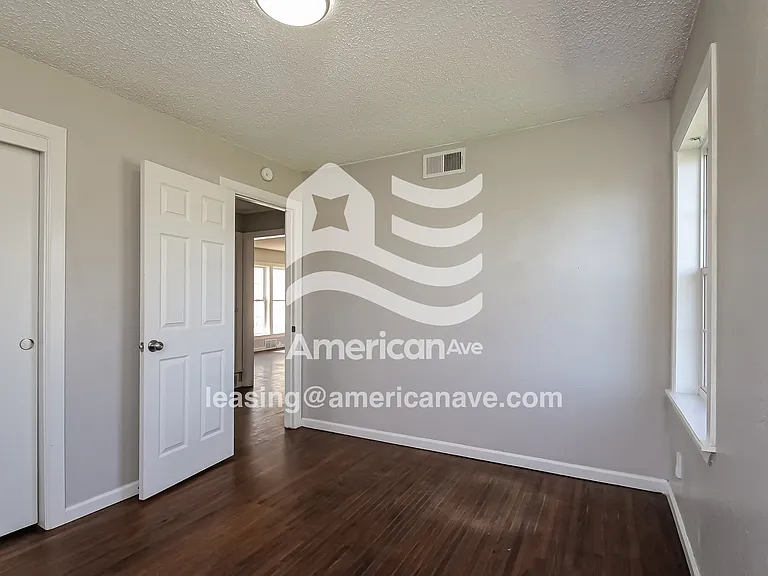1298732_012_wm_-_bedroom_13602993.jpg