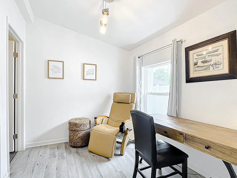 Master Bedroom Sitting Area