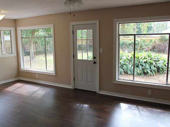 5th image of 3855 Empire Row