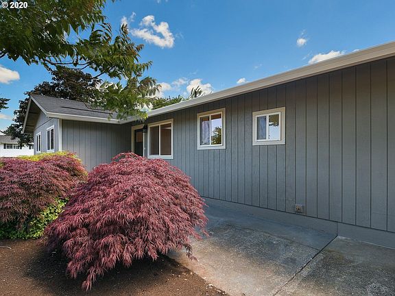 2nd image of 515 SE 98th Ave
