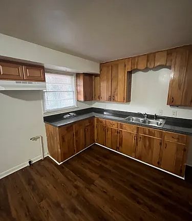 5th image of 2819 Pierce Dr N