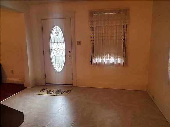 4th image of 1215 Lewis Ave